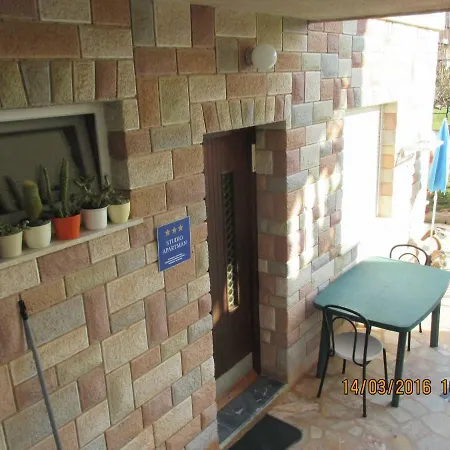 Apartments Sandra Novigrad Istria Exterior foto